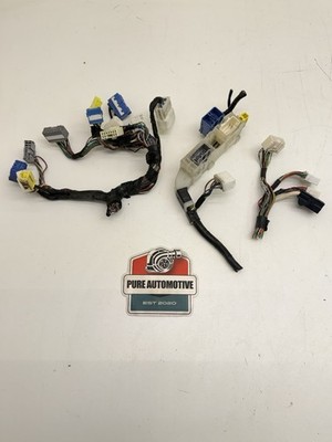 2001-2005 Lexus IS300 Front Lower Passenger Fuse Box Relay Plug Cuts OEM 4135