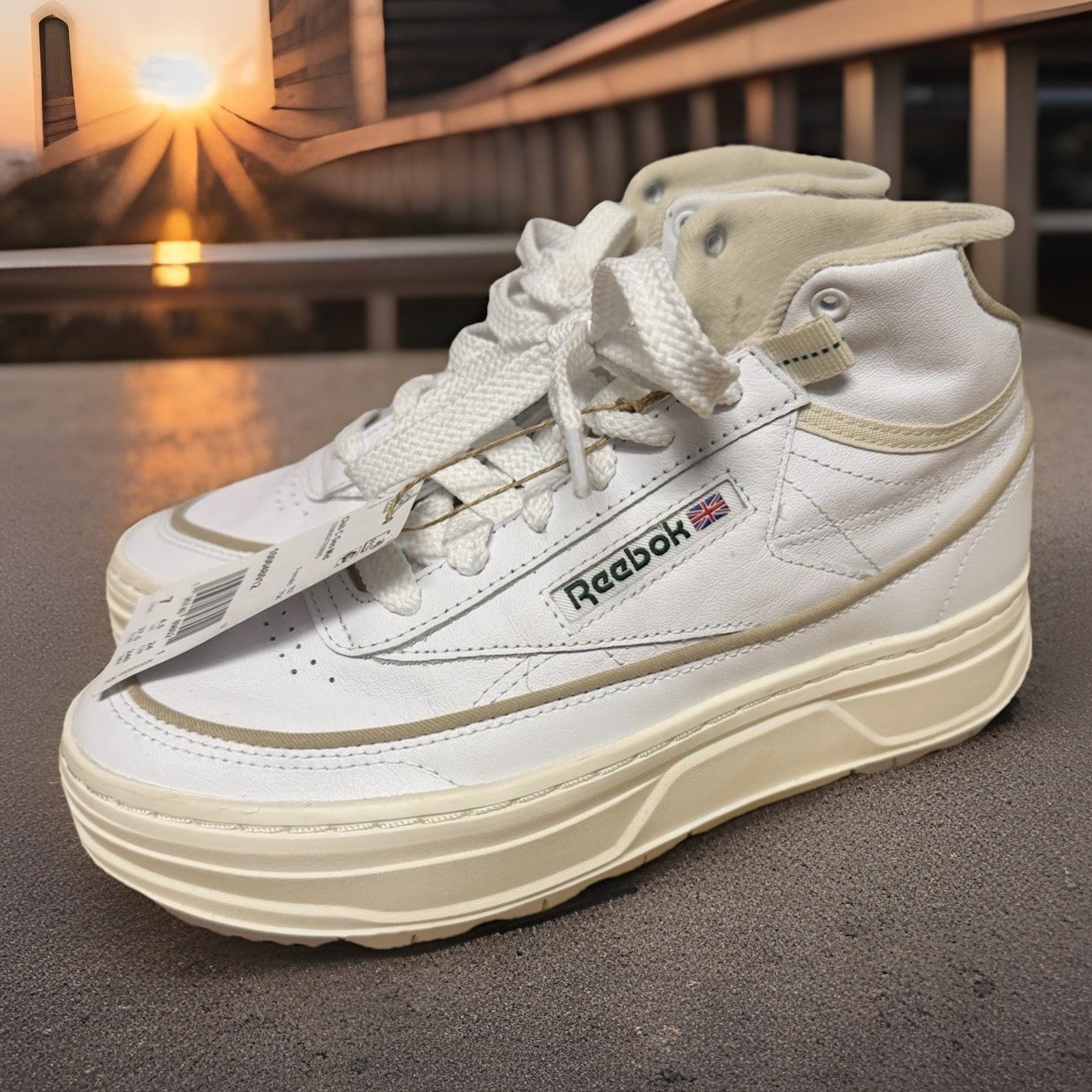 Women Size 7 Reebok Club C Double Geo Mid Tennis