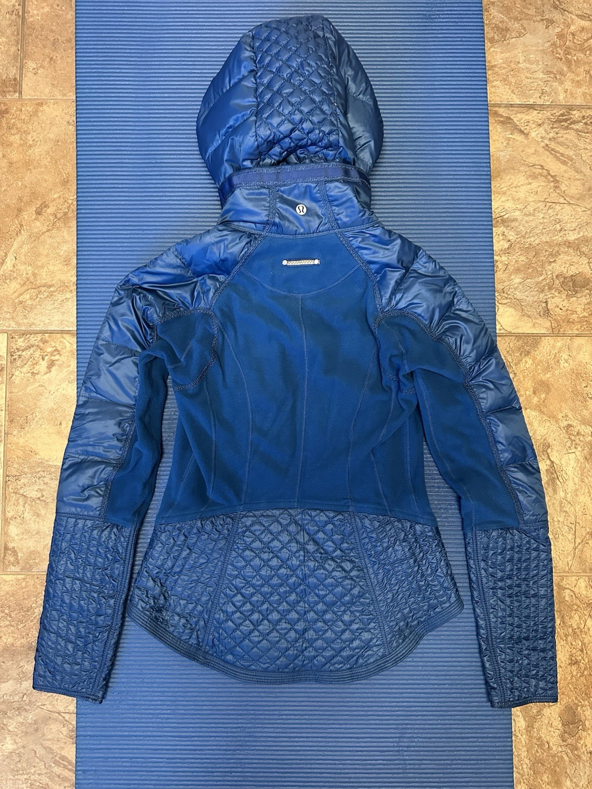 Lululemon Goose Down/Polyester Jacket Hoodie Size… - image 2