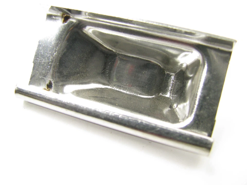 NUEVO - OEM 4212355 Manija de puerta delantera izquierda Striker para Dodge B150 B1500 1994-1997 Foto 2 de 3