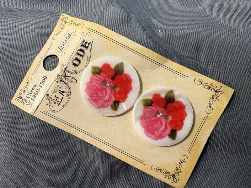 2 Count Nib Pink Rose Button Two Hole with Mother of Pearl 25mm Made In Italy