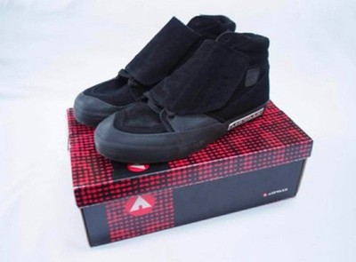 Vintage NOS Airwalk VIC Sz 10,  Black Retro Skateboard Shoes Men. RARE W/Box