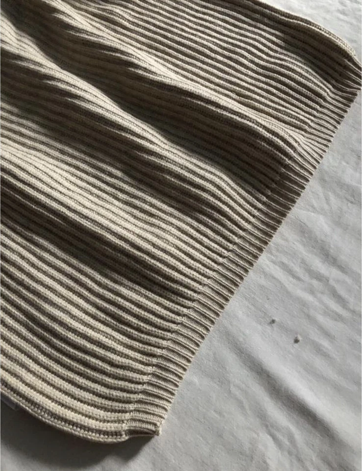 Suéter feminino Brunello Cucinelli Lana cashmere tamanho M bege malha - Imagem 2 de 4