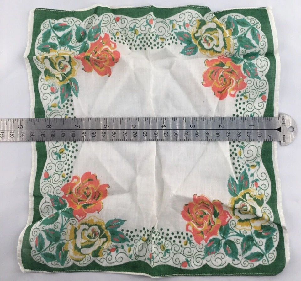 Lenço Feminino Meio Século Estampa Floral Flores Vintage Verde 9" - Imagem 2 de 3