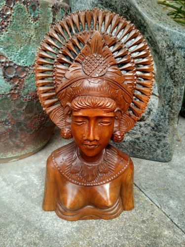 Stunning Vintage Handmade Carved Wooden Balinese Female Handmaiden Sculpture