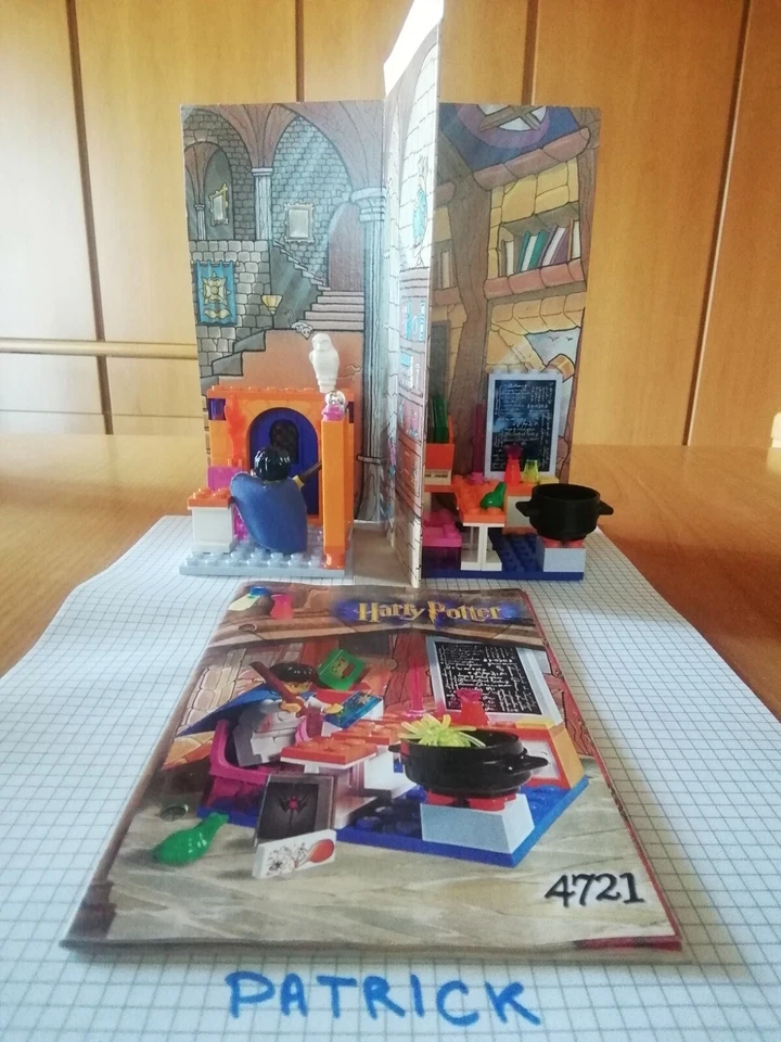 LEGO Harry Potter 4721 Hogwarts Classroom, foto 1 di 3