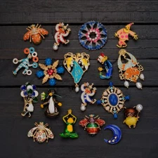 Women Enamel Brooch Vintage Classic Pearl Pin Dress Clothing Corsage Accessories