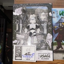 NECA Usagi Yojimbo Stan Sakai Edition Signed Limited Boxed Figure and comic