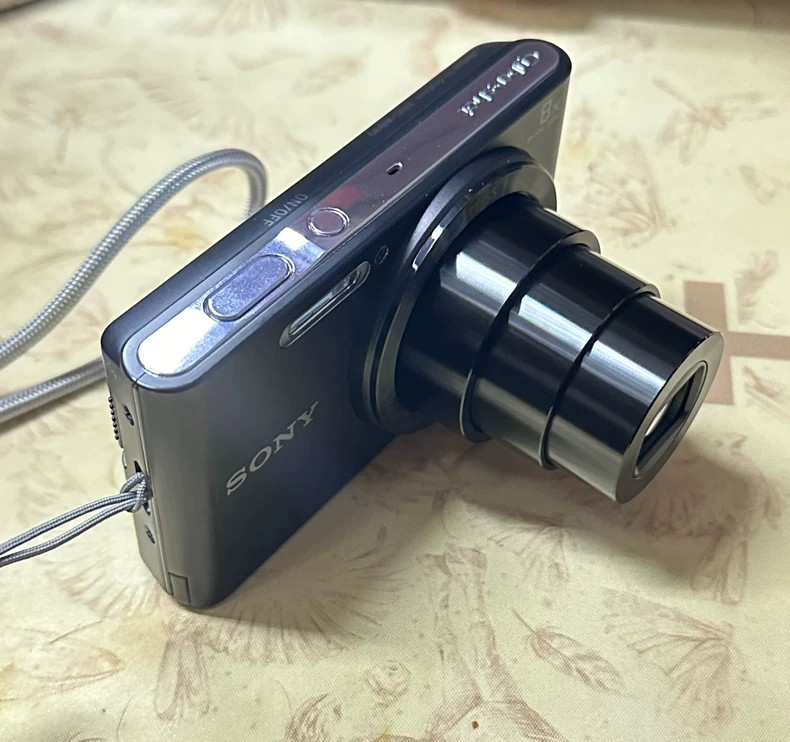 Sony Cyber-Shot DSC-W830 Digital Camera 20.1MP 8x Optical Zoom