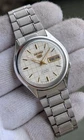 vintage Seiko 5 automatic 21 jewels white dial Japanese watch day date