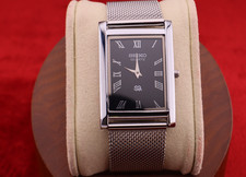 Vintage Seiko Slim Quartz Gentlemen's Black Dial , Silver Mesh Band Watch