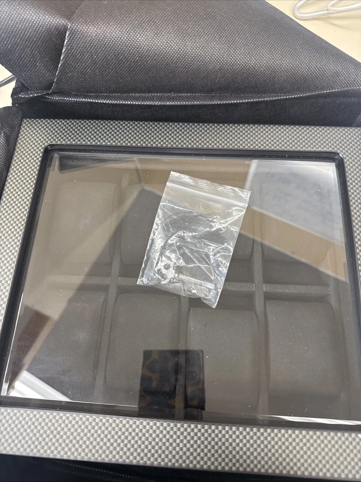 Коробка для часов 31-560920 Volta 8 с отделкой из углеродного волокна - Изображение 2 из 4