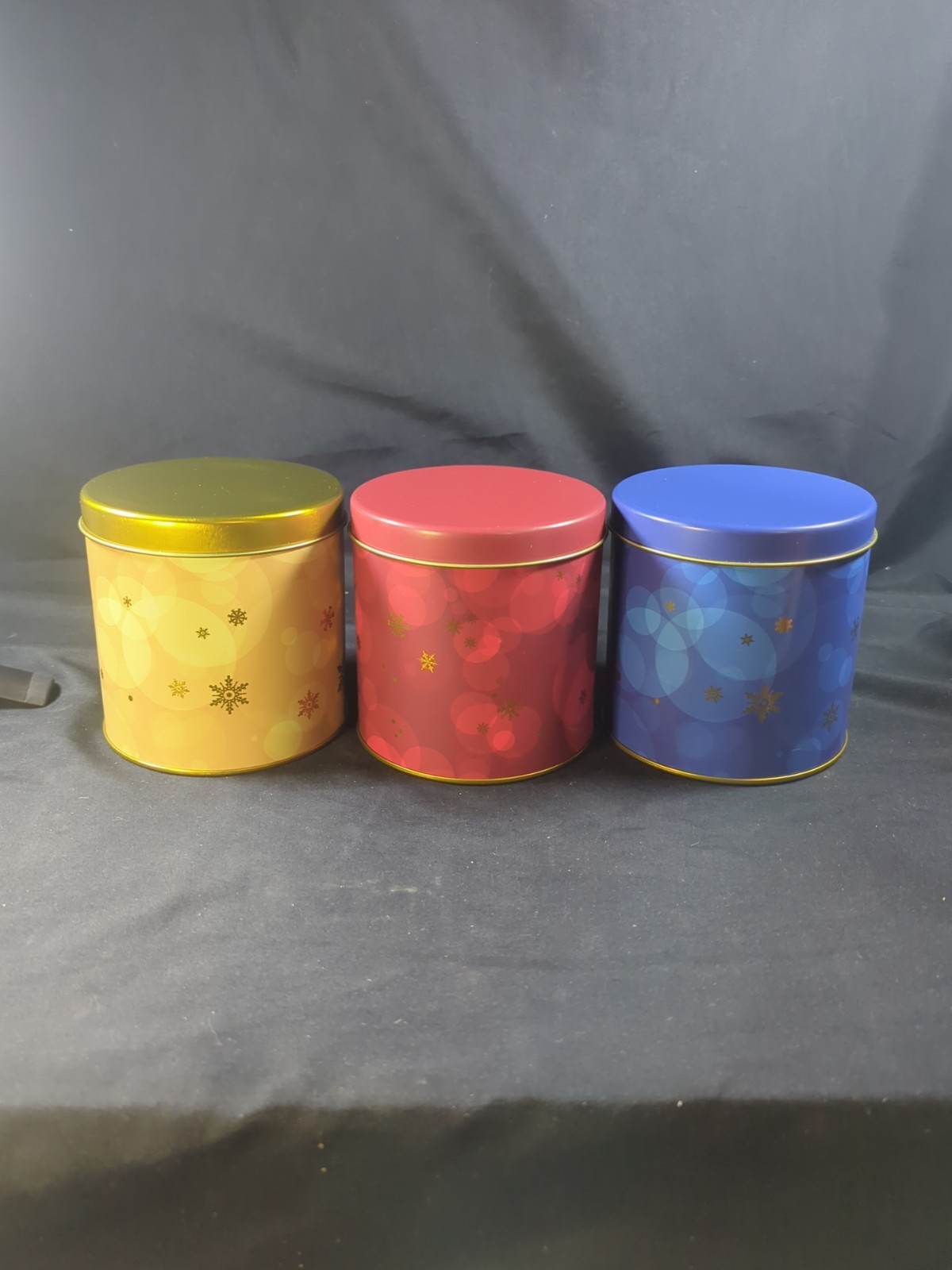 Set of 3 Christmas Gift Wrap Snowflake Truffle Tins Metal Storage Container Rare