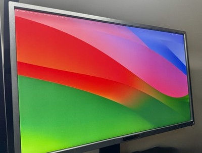 BenQ PD3200U 32  4K UHD Designer Monitor   Mint Condition - PICK UP ONLY!!