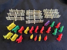 31 Pieces Tim Mee Toys Plastic Farm Set 1970s Animals & Fence #5901 Pig Cow