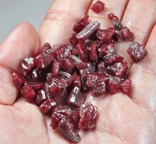 109Ct Natural Blood Red Garnet Rhodolite Facet Rough Specimen YHE3085