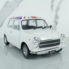 Mini Cooper 1300 by Welly 1:24 Scale Diecast Model Classic Retro Model White