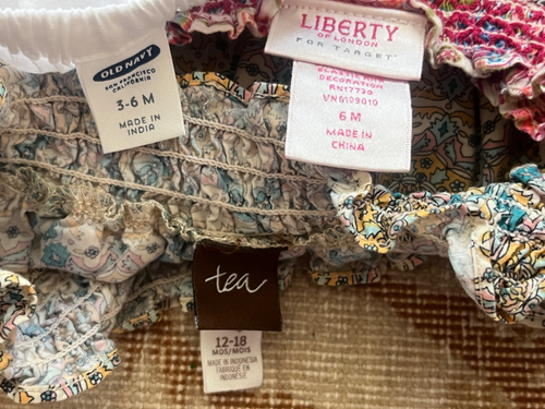 LOT TWO DRESSES TEA COLLECTION LIBERTY FOR TARGET SMOCKED 6 12 18 MONTHS COTTON - Picture 2 of 3