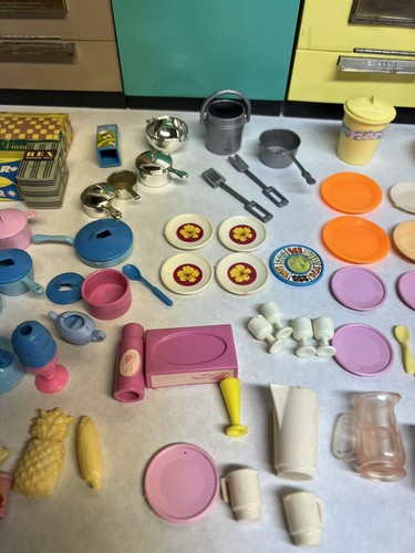 Vintage 1960's MCM Barbie Doll Reading Deluxe DREAM KITCHEN Set w/Accessories - Picture 7 of 16