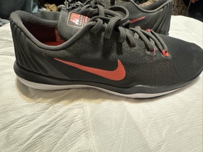 Nike Flex Supreme TR 5 Women's Training Running Size 9 Color Gray And Pink