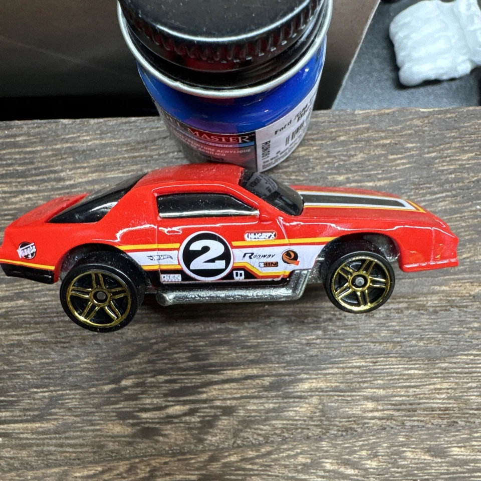 Chevrolet Camaro Z28 1982 Track Stars de colección rojo fundido a presión difícil de encontrar Foto 4 de 4