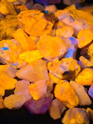390 CT. Fire Fluorescent Hackmanite Rough - Badakhshan, AFG