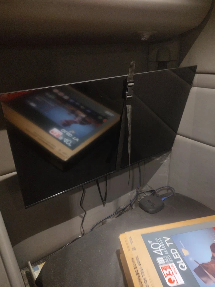 TCL - 40" Class Q3K Series 1080P FHD QLED Smart TV with Google TV (2025) - Image 3 of 3