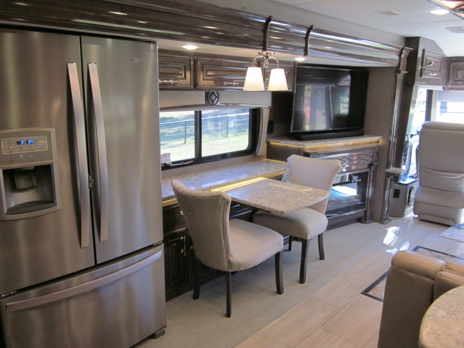 Entegra Coach Cornerstone Series M-45B 605hp Cummins One Owner Low Miles!!