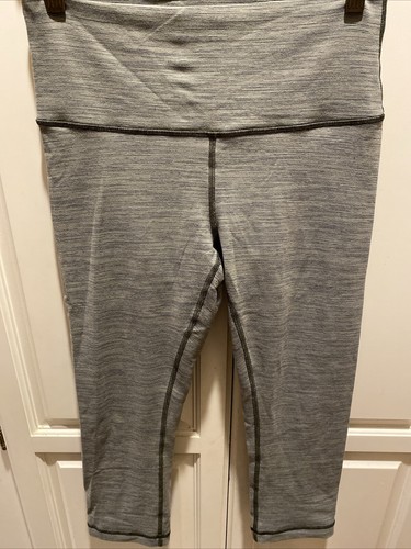 NEW! Lululemon Cropped Legging Size 8 Striped Taupe Wunder Under High Rise Gym - Picture 4 of 7
