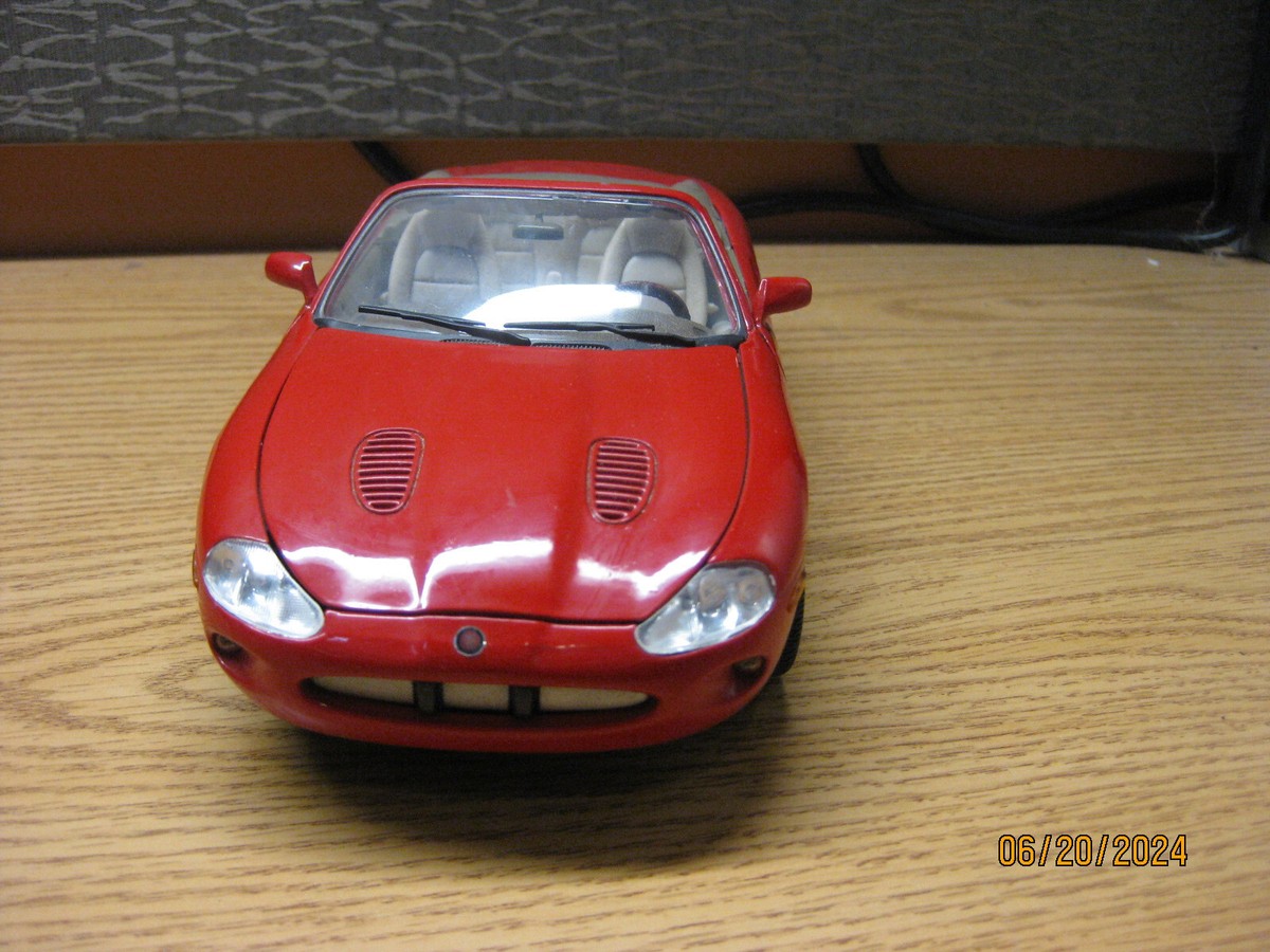 1/18 JAGUAR XK SERIES , IN RED, BY MAISTO , NO BOX | eBay