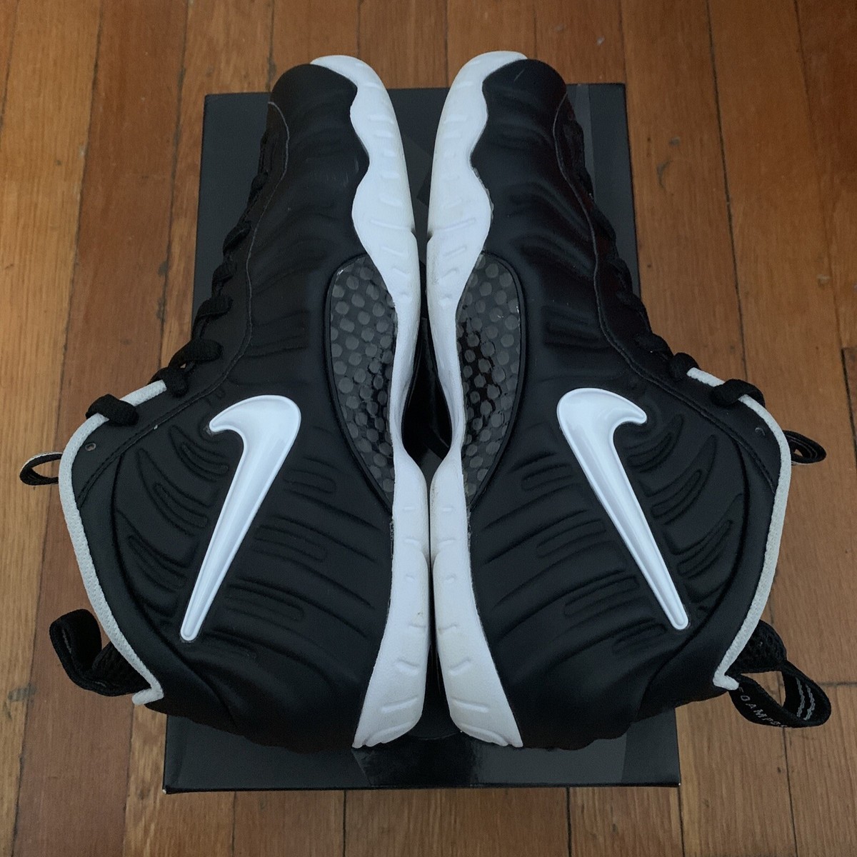 Nike Foamposite Pro Mens 9 Sneakers Dr. Doom Black White 2016 624041-006 Nike Air Foamposite One Pro Dr. Doom Black White 2016 624041  main image 4