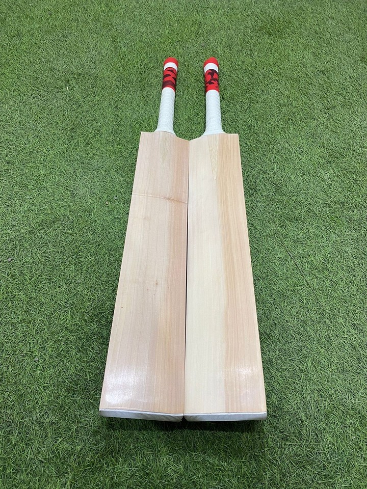 Plain Grade 1 English Willow Cricket Bat With Bat Cover & Scuff Sheet