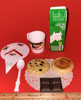 Authentic Keebler Sandy Swirl Chocolate Chip Cookie Milk Plate Cup Play Food Set