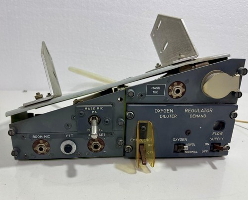 Boeing 747 Cockpit Oxygen Regulator & Communication Control Panel with Mask + El - Picture 3 of 11