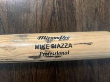 GAME ISSUED BASEBALL BAT MIKE PIAZZA MIZUNO NEW YORK METS HOF