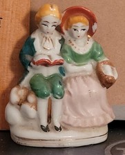 VINTAGE LITTLE FIGURINE 18TH CENTURY MAN AND WOMAN MADE IN JAPAN