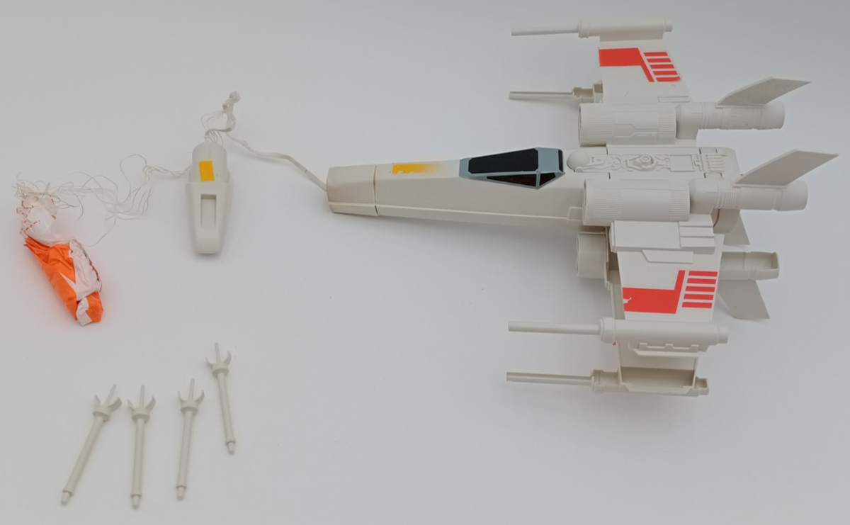 Rare Vintage Estes #1490 Star Wars X-Wing Fighter Flying