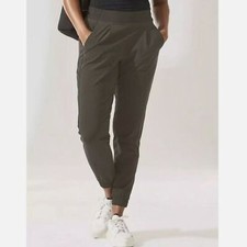 Athleta Brooklyn Textured Joggers Tech Commute Mountain Olive size 2