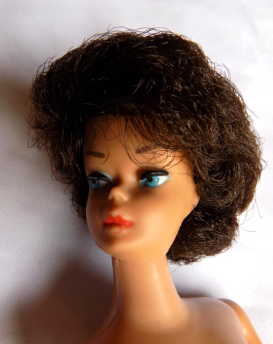 BARBIE, #850 SL Brunette Bubble Cut, märkt Midge T.M ©1962 Barbie ® ©1958 by Mattel, Inc