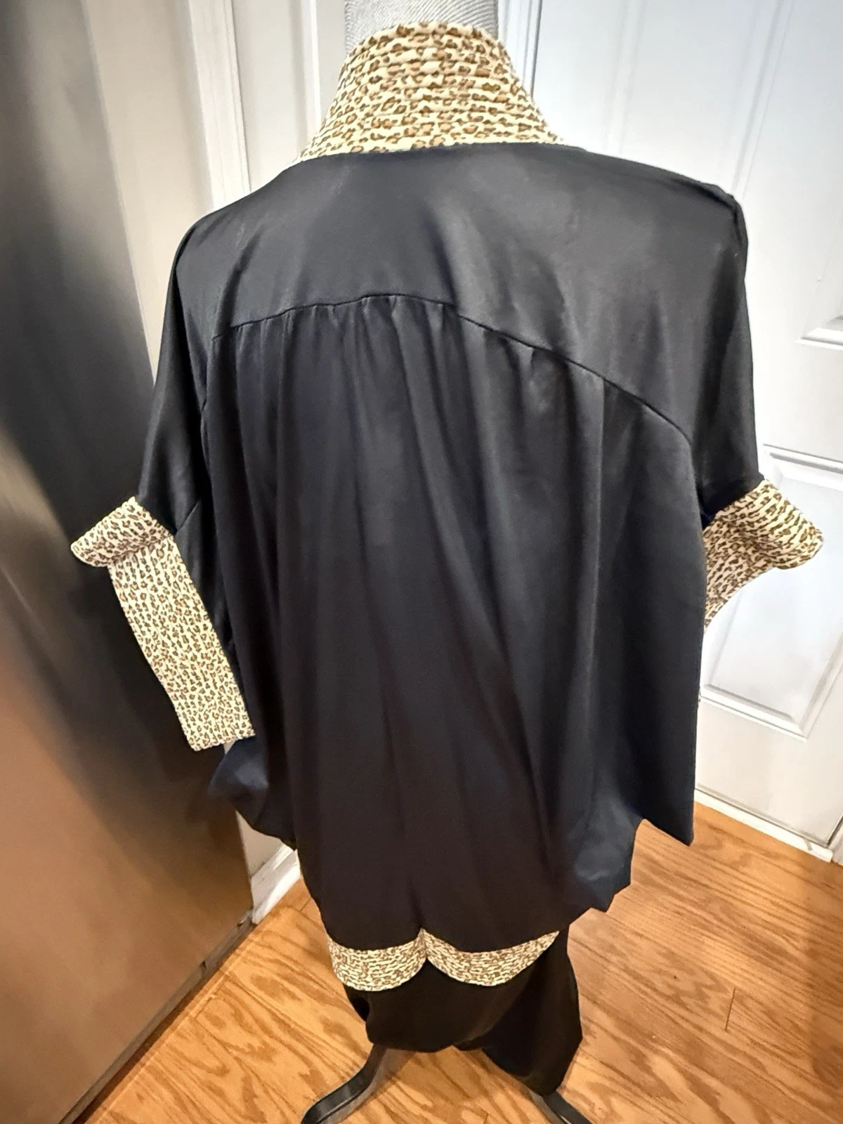 UNDERCOVER CAMICIA DA NOTTE VINTAGE ANNI 70 SOTTOCOPERTA NERA LEOPARDO E ABITO PEIGNOIR SMALL USA