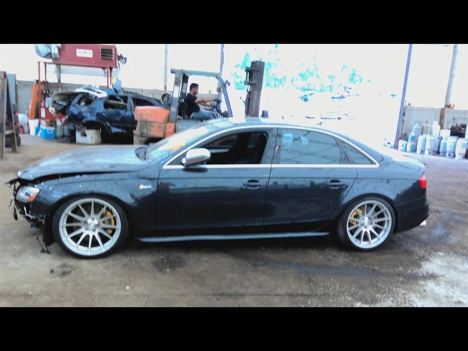 S4 AUDI   2013 Fuel Vapor Canister 6735883 Foto 2 de 4