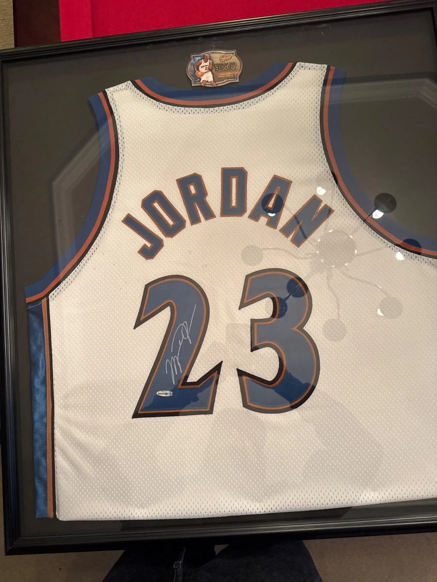 マイケルジョーダン　サイン入りユニフォーム UPPER DECK 直筆サイン入り】マイケルジョーダン 額入り Mitchell & Ness