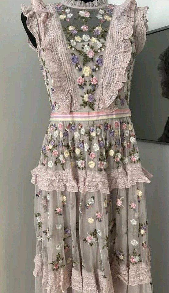 Vestido Aguja e Hilo Romántico Floral Bordado Púrpura Claro SS2018 Talla S EE. UU. 6 Foto 3 de 4