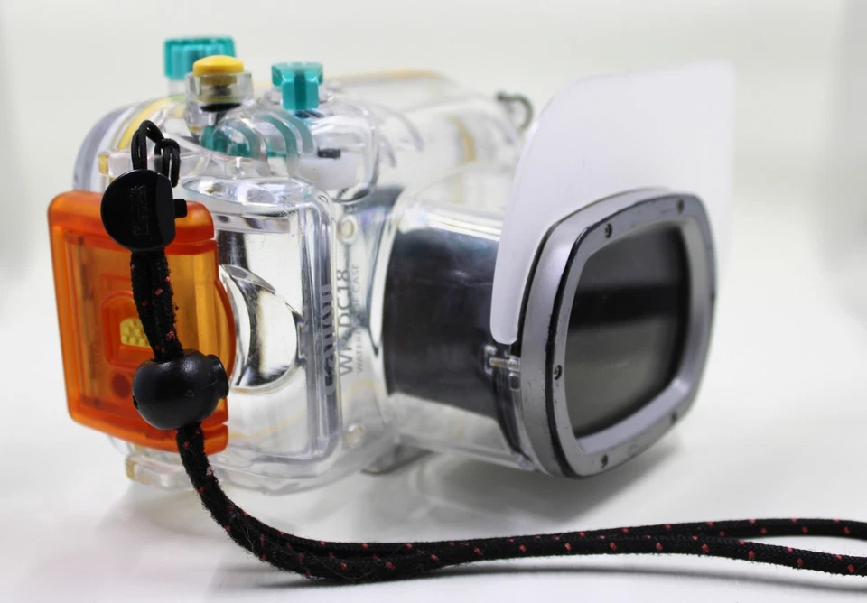 Estuche impermeable Canon WP-DC18 para cámara digital PowerShot A650 IS 130 pies Foto 2 de 4