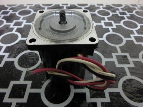 Oriental Motor Induction Motor - 2IK6GN-AW2 - Picture 5 of 6