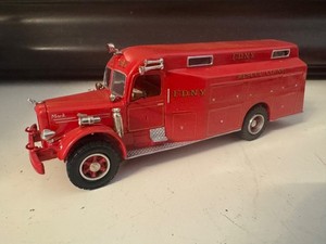 Don Mills Models FDNY Mack L Rescue 1 1:48