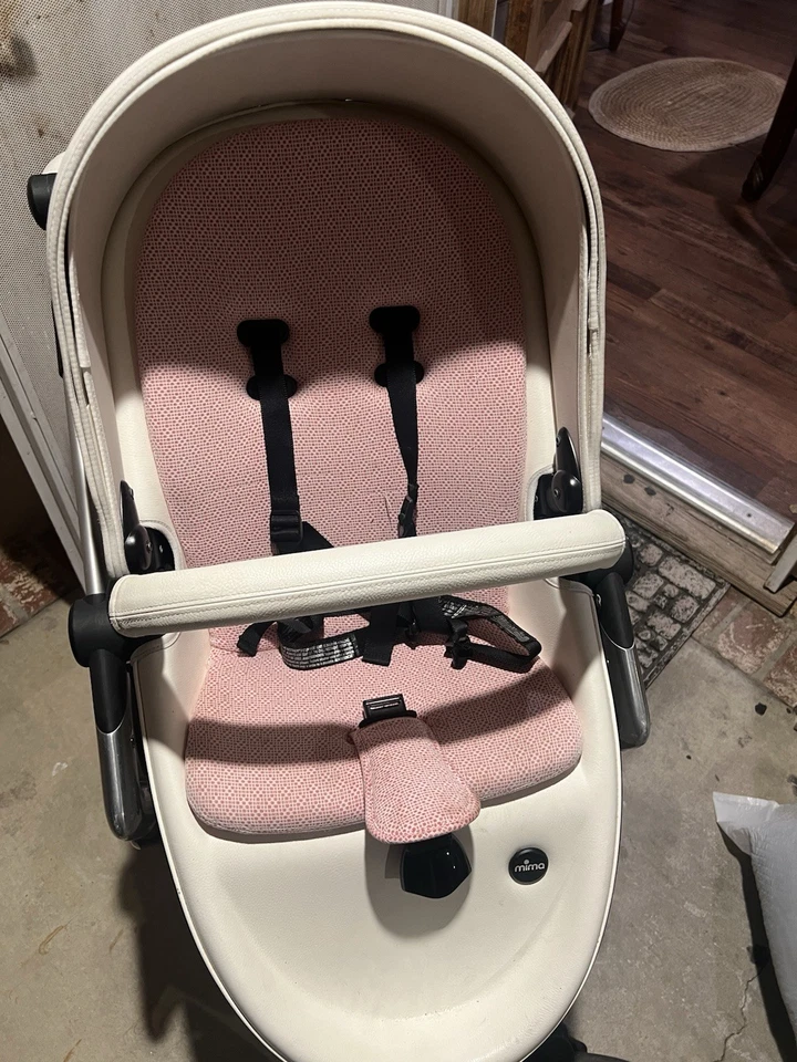 Одиночная прогулочная коляска с люлькой Mima Xari 4G  - Изображение 2 из 4