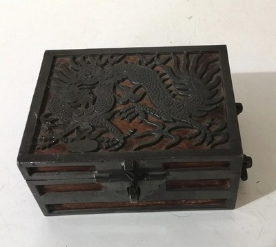 Vintage Kut Scharnier Orientalische Schwatze Zinn Holz Schmuckschatulle Ausschnitt Drachen Design