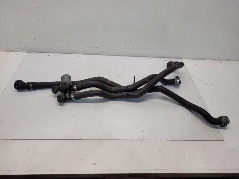 BMW 330Ci 2002 (3,0 L/AT) válvula de control de calefacción con mangueras PN: 64114111036  Foto 4 de 4