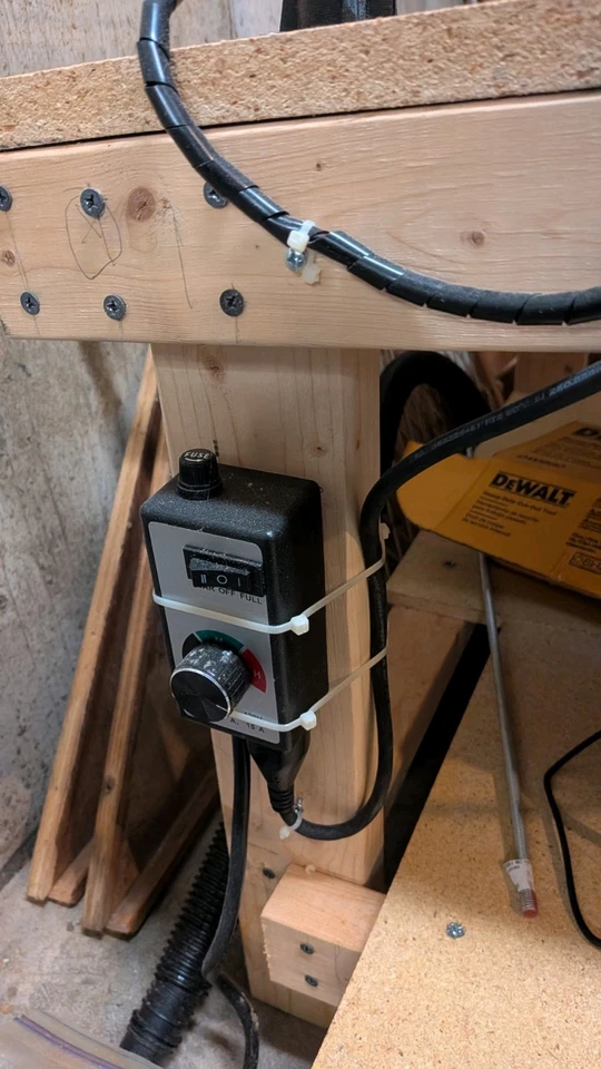 Máquina CNC: MPCNC con sierra giratoria DeWalt 660 Foto 3 de 4